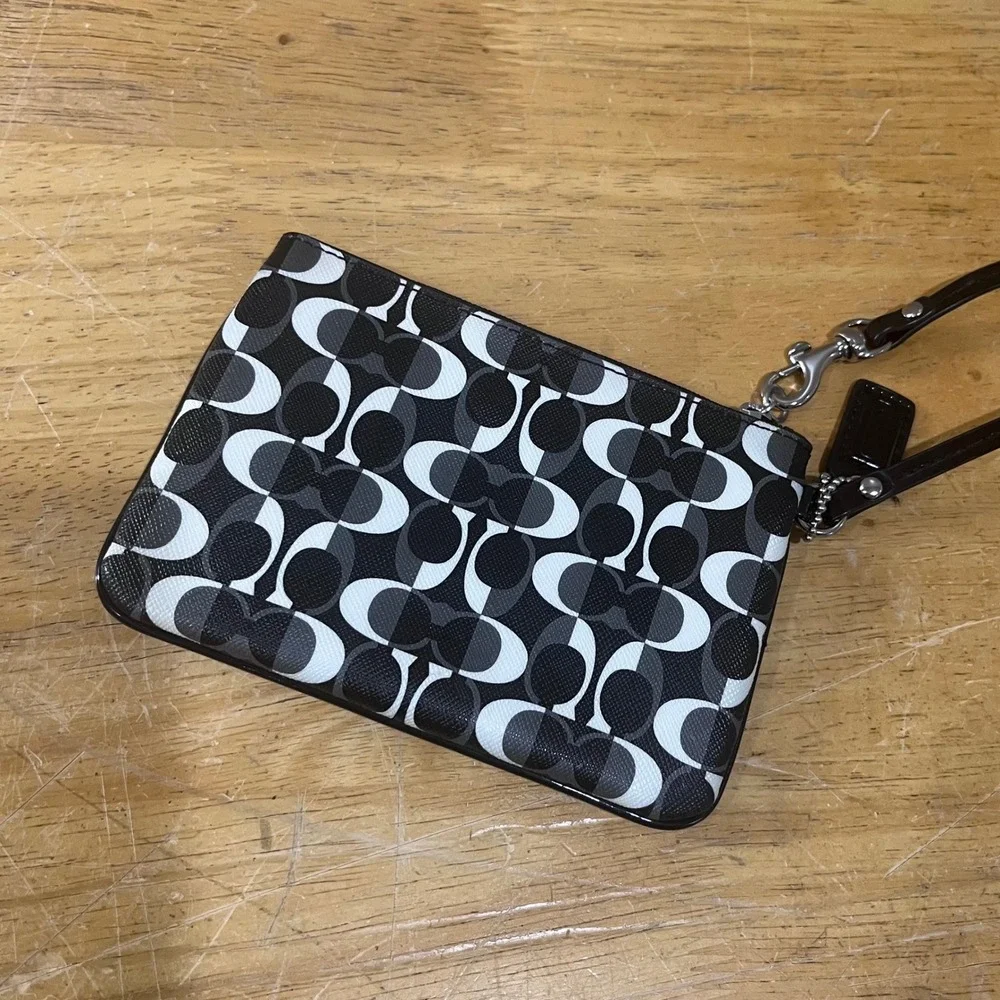 Coach Signature C‎ Wristlet Black White Grey Coated Canvas Y2K Minimalist Purse